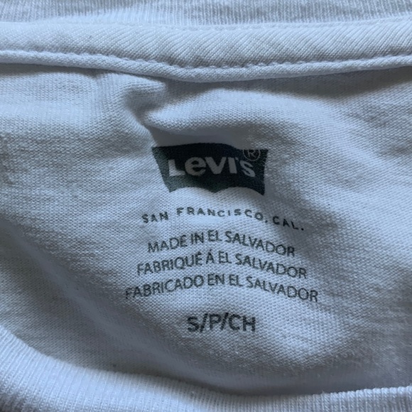 Levi’s white tee - Picture 3 of 3